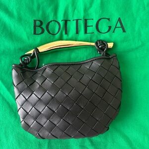 Authentic Bottega veneta BV mini SARDINE bag with crossbody in black and gold
